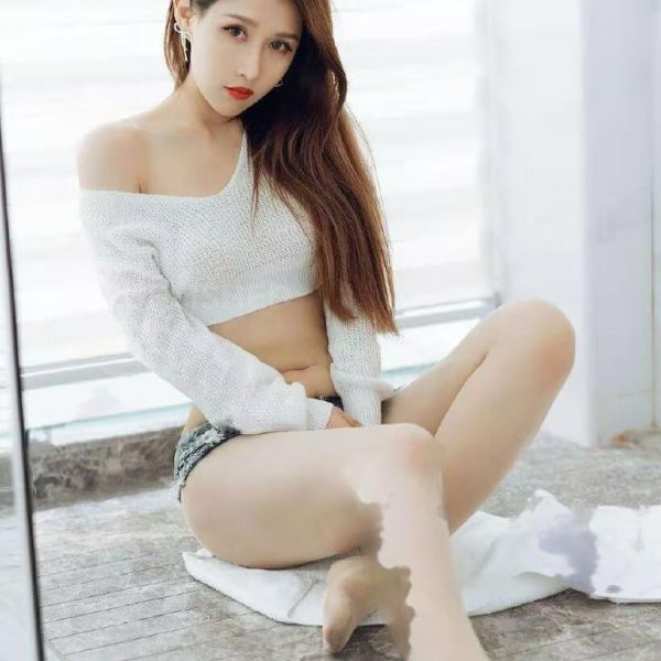 Hi my name is Lily. I am a 23 years old Korea model . I am very busty books are 36 D cup big. I am a very naughty girl . I love to tease you and make you satisfaction. My full service is bbbj, GFE, massage and deep throat. Looking forward to seeing you.