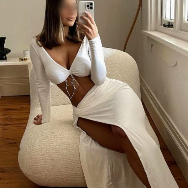 my name is zara, I am a 25-year-old Spanish girl, I am an exclusive girl, I seek to meet men of a good level, make outings, dinners and unforgettable intimate moments, I am a girl with natural breasts, a thin abundant hair with a beautiful smile, cheerful and affectionate I love a healthy lifestyle, sports, nature, social encounters. I seek to experiment in sex with men I love to take you to ecstasy with my angel face. You will be surprised by the pleasure it is to be with me. I am a girl who is an expert in erotic massages, a passionate kisser, a girl who exudes femininity that smells of roses, for