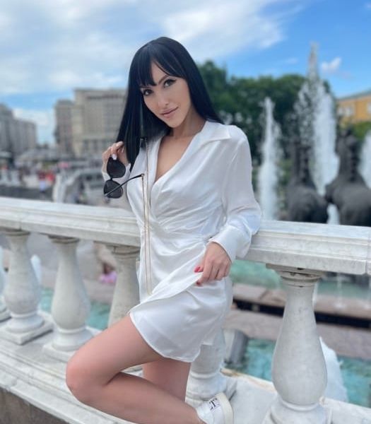 Hi, I'm Paris. I am 20 years old . my photos are 100% real. I am ready to pass any additional checks. I work from 09:30 am to 01:00 am. I am a young, beautiful, energetic, slim brunette with lush breasts. Waiting for our meeting . Kisses